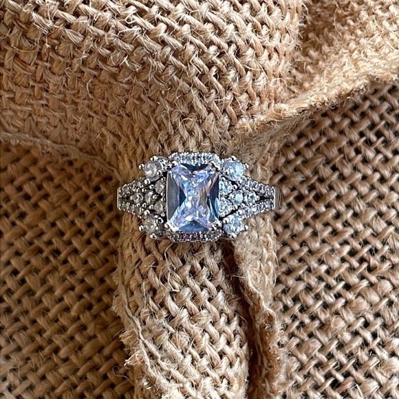 Princess Square Cubic Zirconia CZ Wedding Engagement Ring Bridal Wedding New - Picture 6 of 9